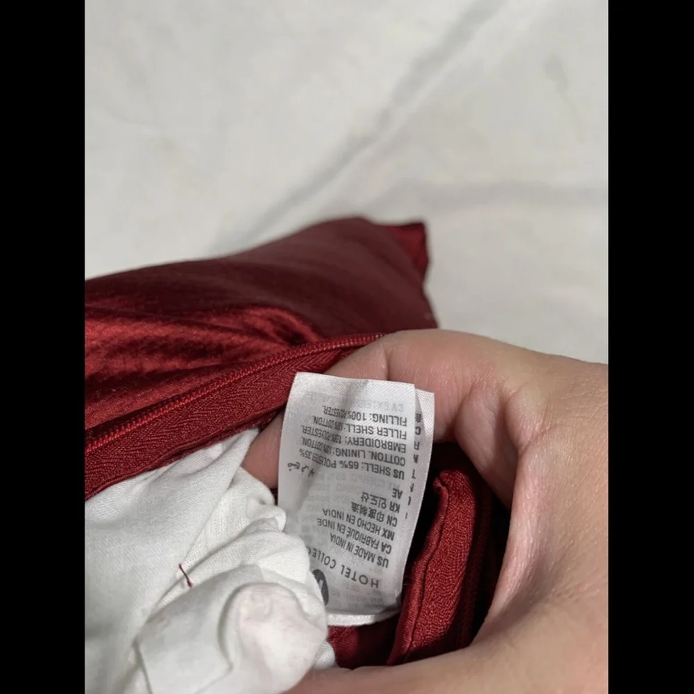 NWT Hotel Collection Red Luxe Border 16